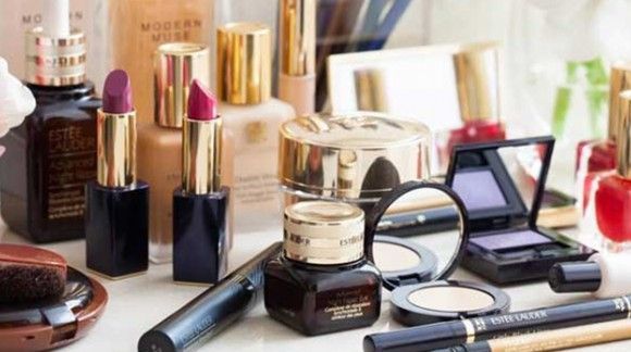 خريد اينترنتی لوازم آرايشی