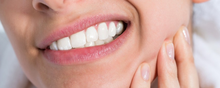 دندان های حساس و روش های مقابله و درمان خانگی 